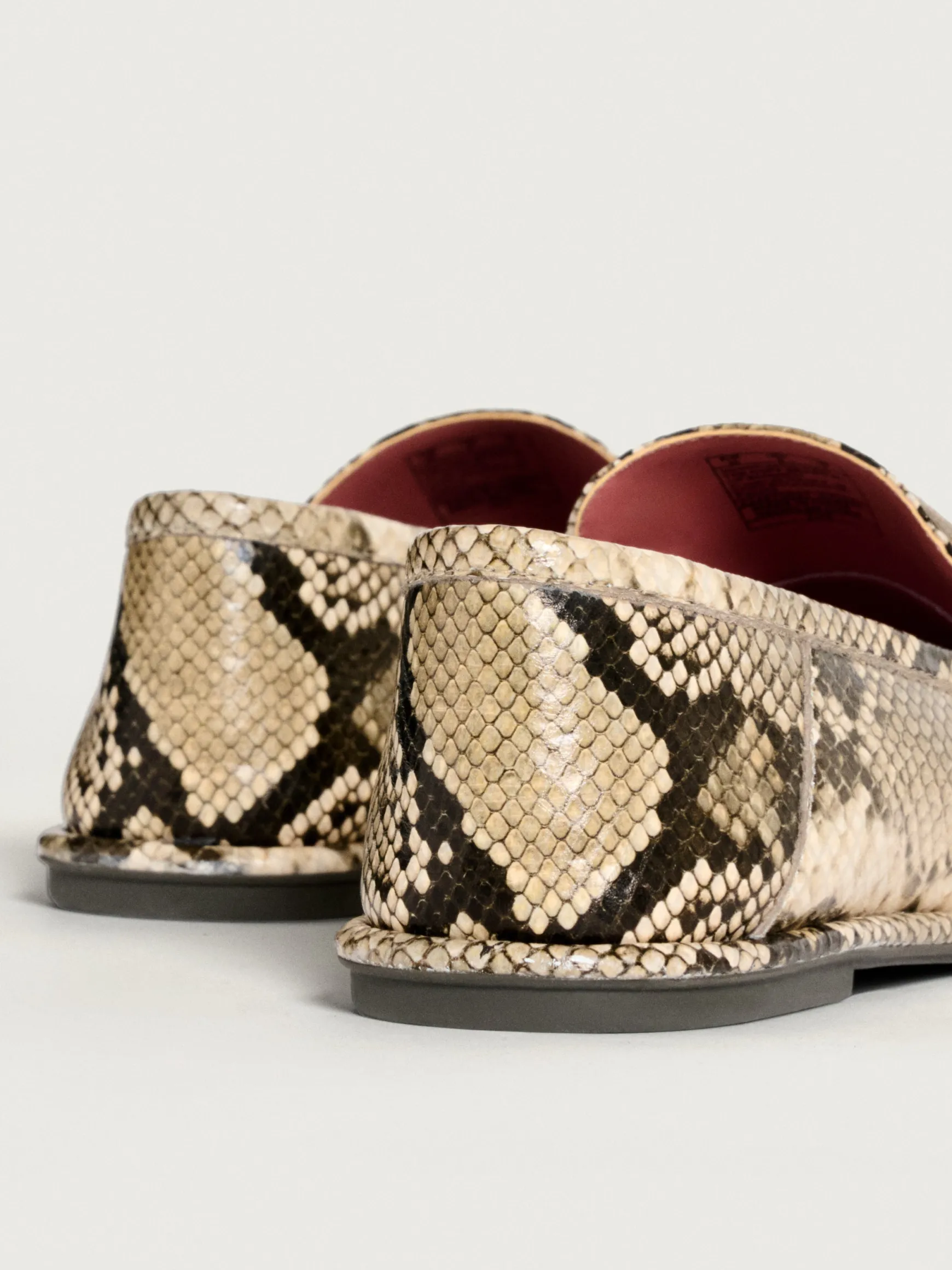 APOLLO BEIGE LOAFER