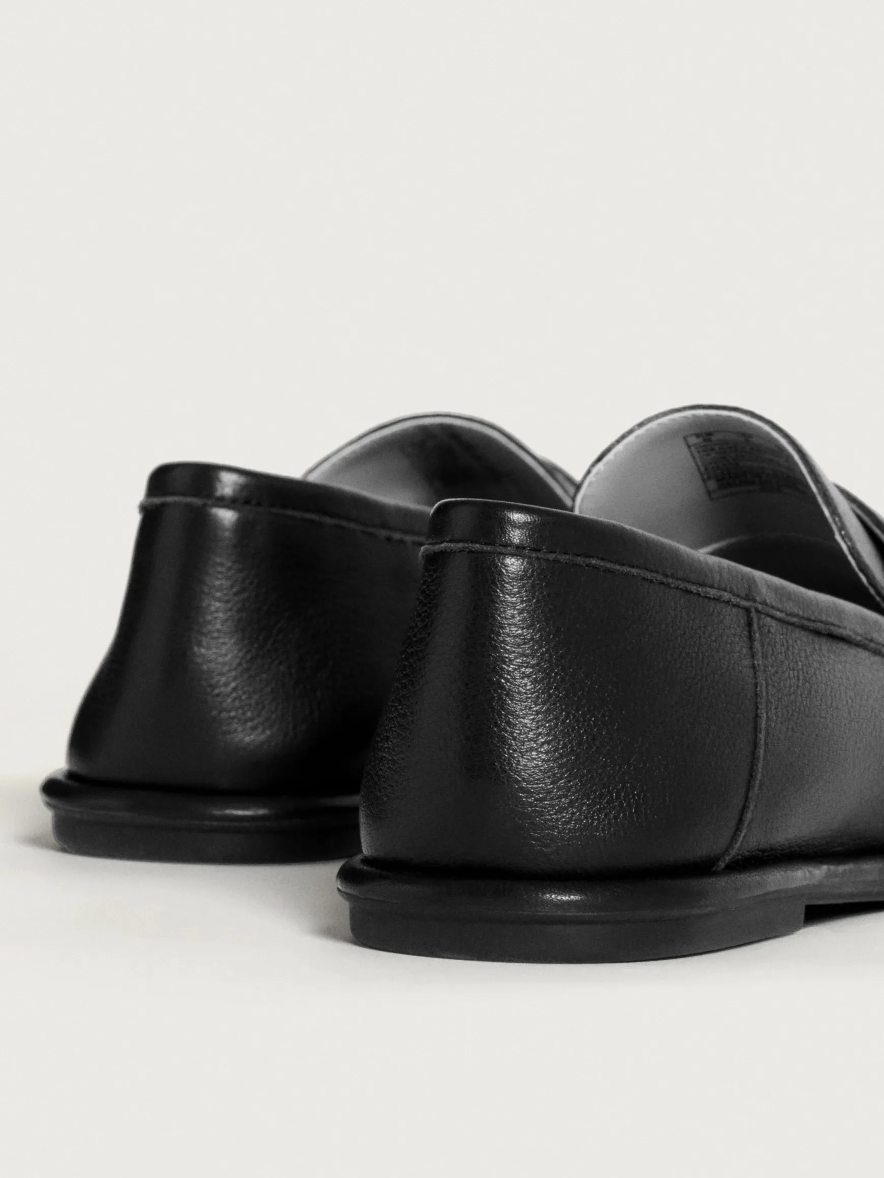 APOLLO BLACK LOAFER