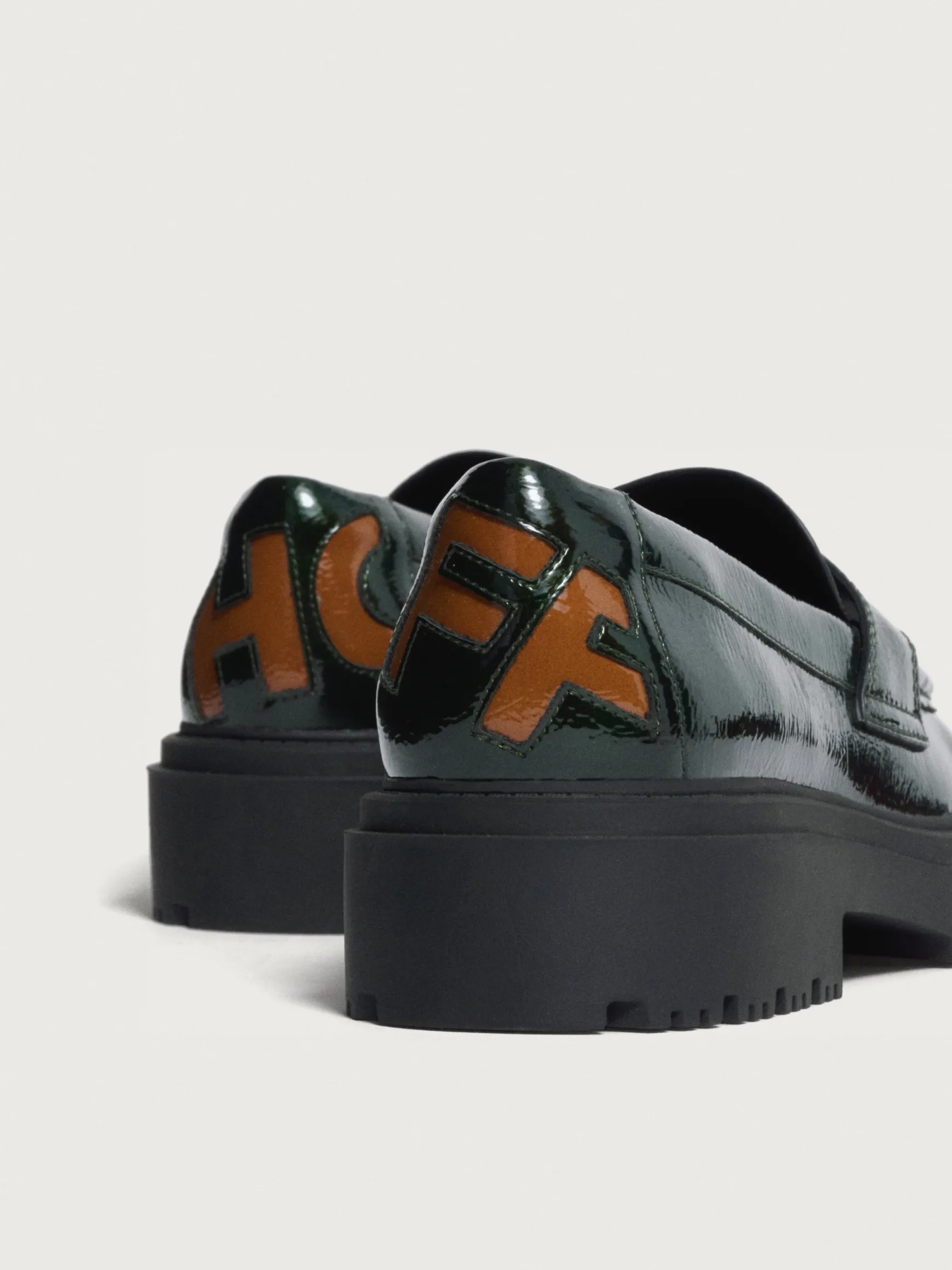 SCHOOL KHAKI LOAFER